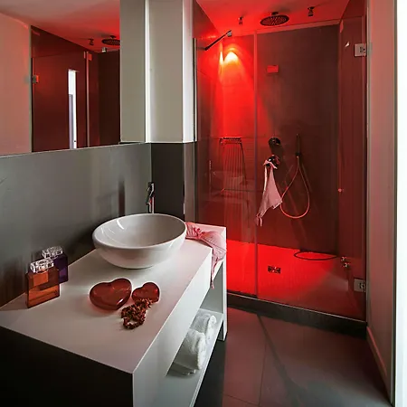 Boat - The Original Szálloda Riccione