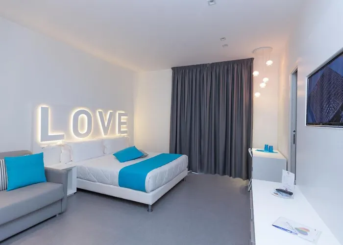 מלון Boat - The Original